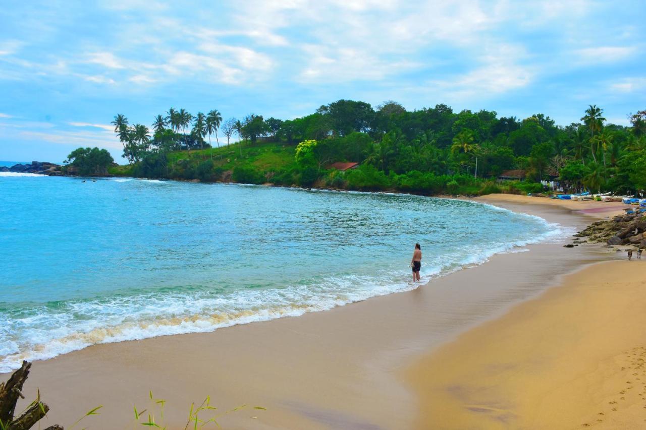Anb Surf View Hotel Tangalle Exterior photo