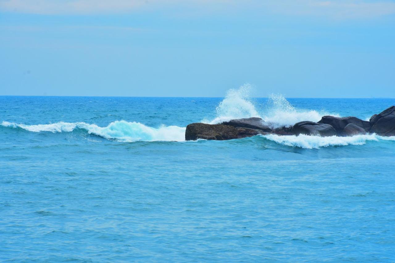 Anb Surf View Hotel Tangalle Exterior photo