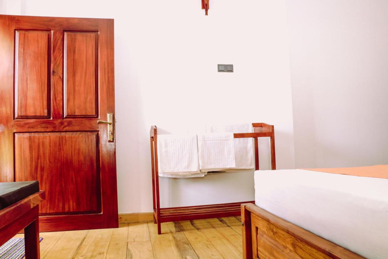 Anb Surf View Hotel Tangalle Exterior photo