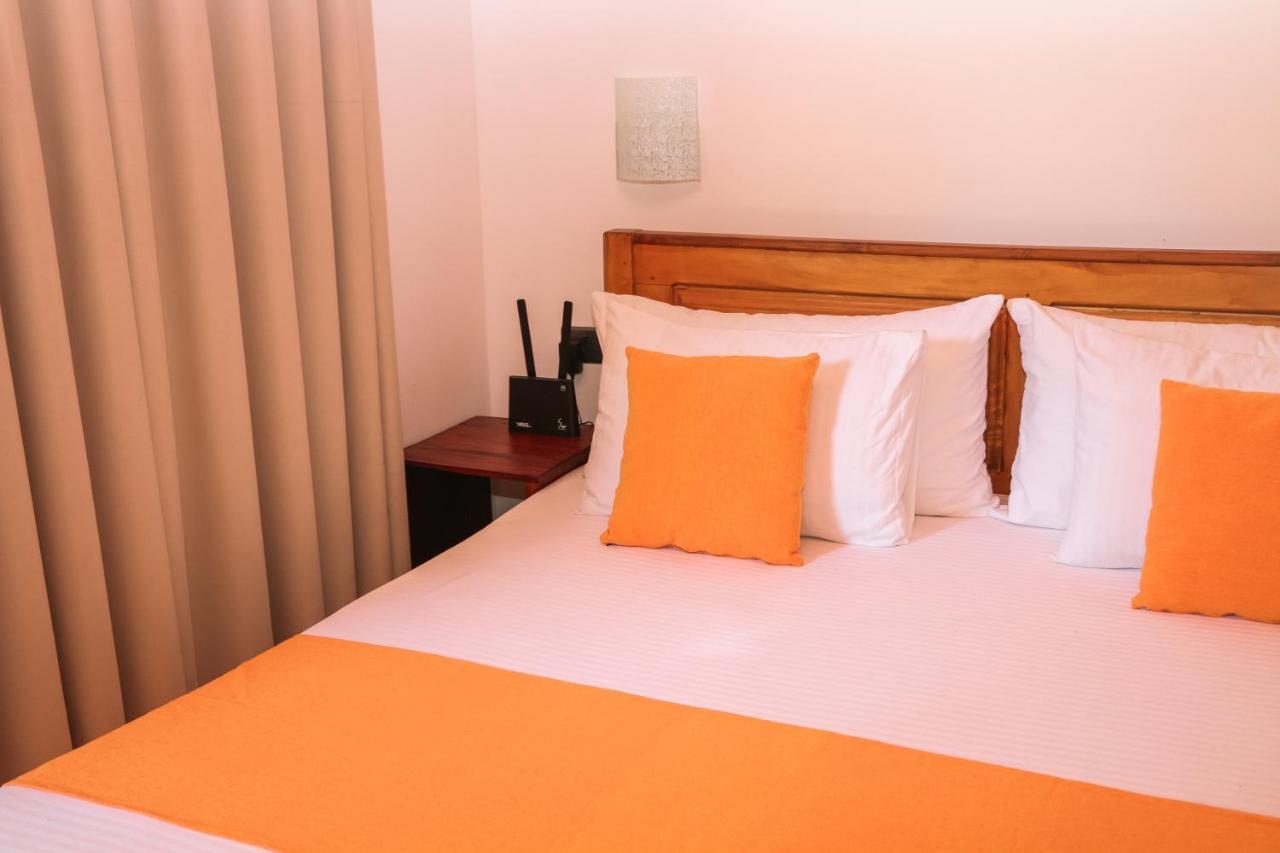 Anb Surf View Hotel Tangalle Exterior photo