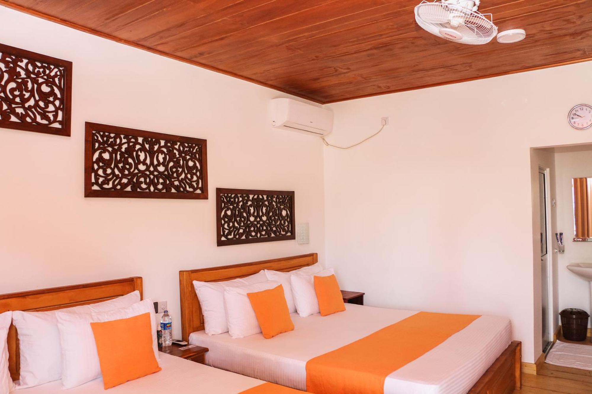 Anb Surf View Hotel Tangalle Exterior photo
