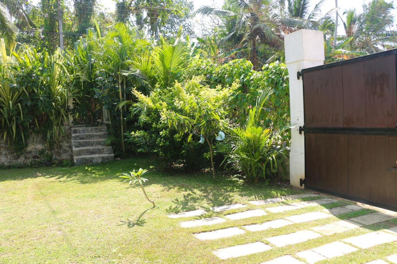 Anb Surf View Hotel Tangalle Exterior photo