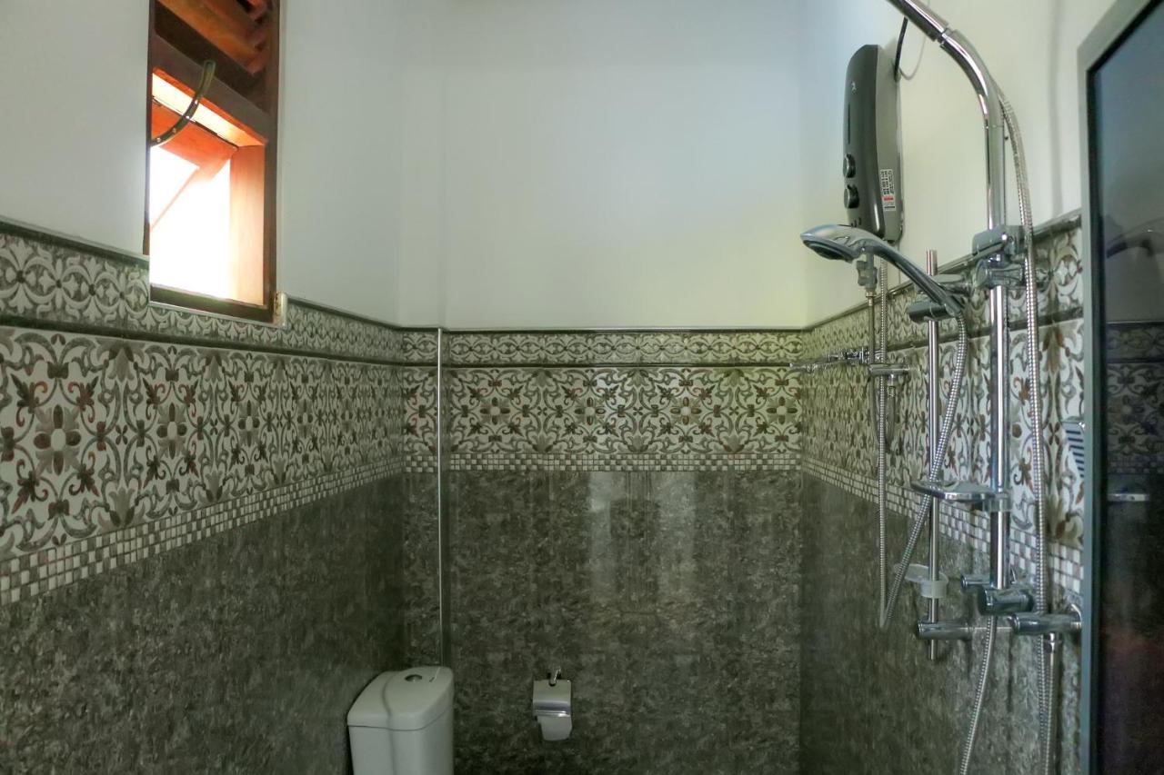 Anb Surf View Hotel Tangalle Exterior photo