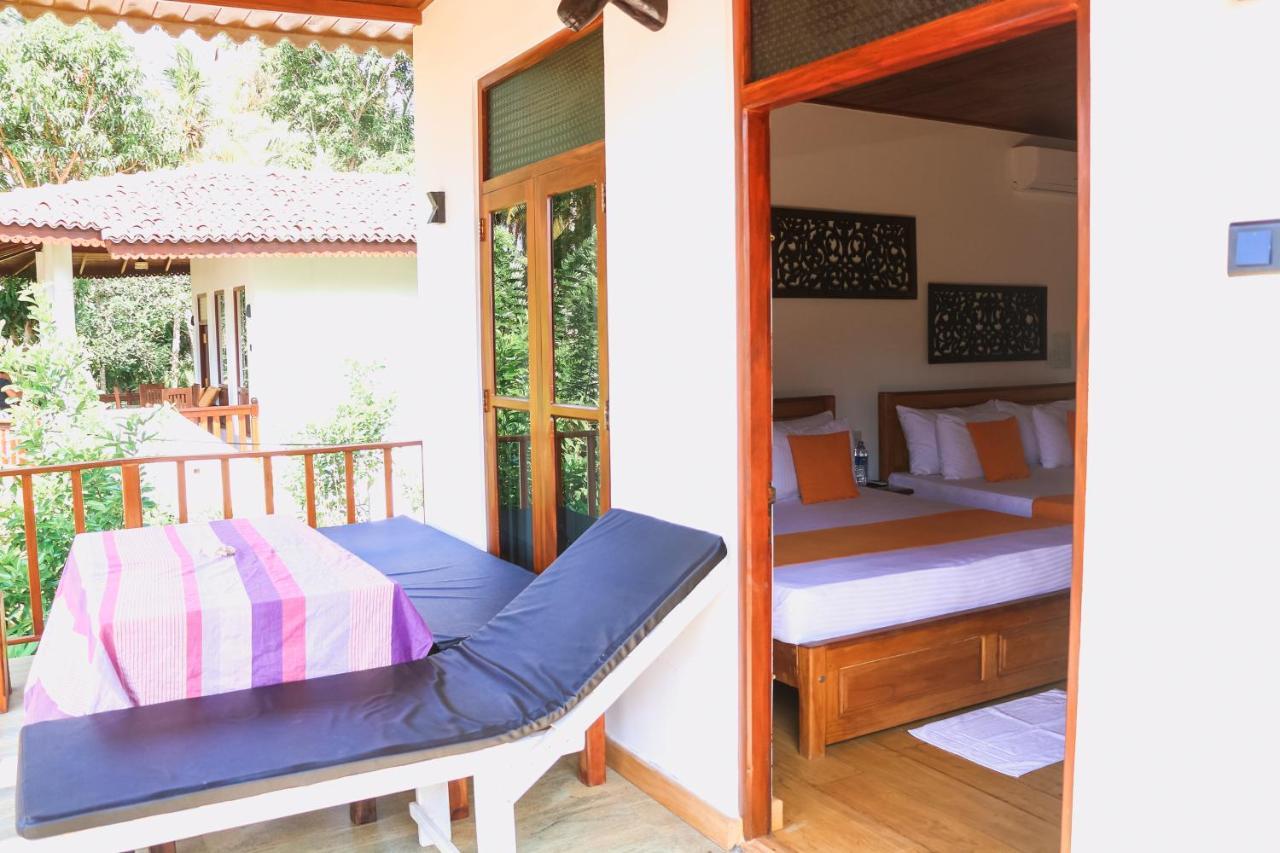 Anb Surf View Hotel Tangalle Exterior photo