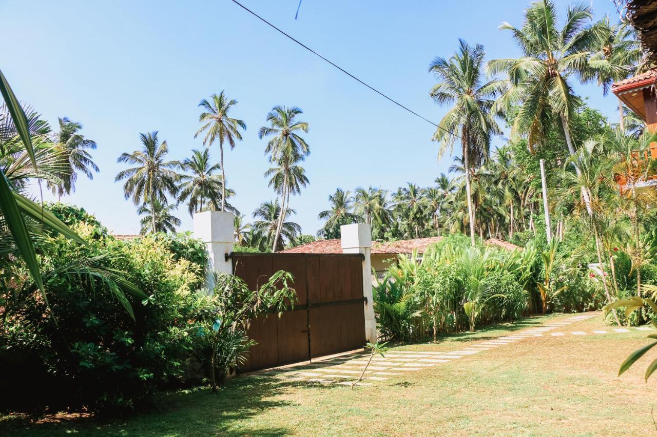 Anb Surf View Hotel Tangalle Exterior photo
